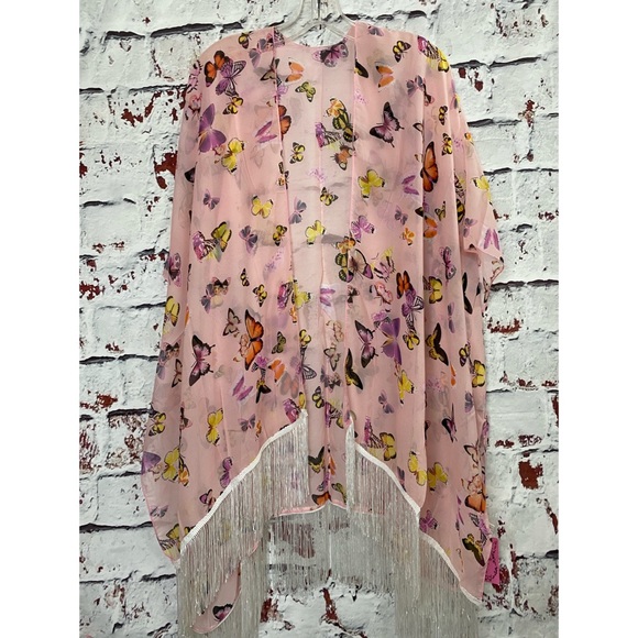 🔻3/$30🔻Butterfly Print Ruana w/ Long Fringe - Picture 4 of 7